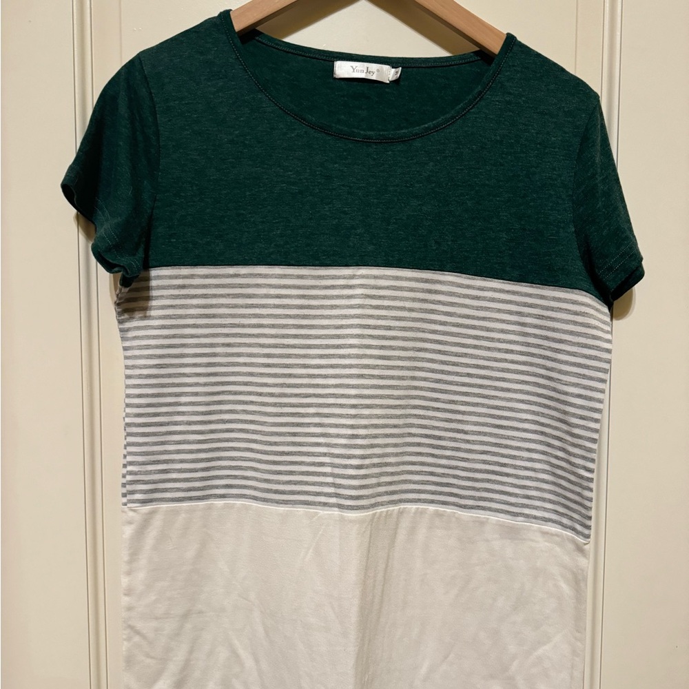 Green Grey White Stripped Womens Short Sleeve Size Medium